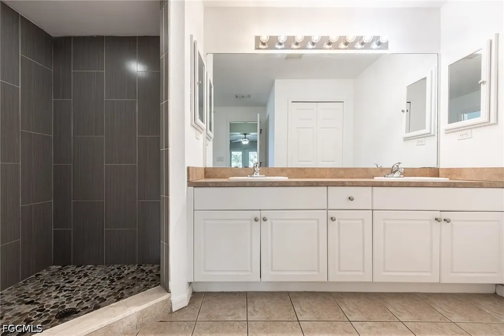 1418 SW 11th Place Cape Coral FL 33991