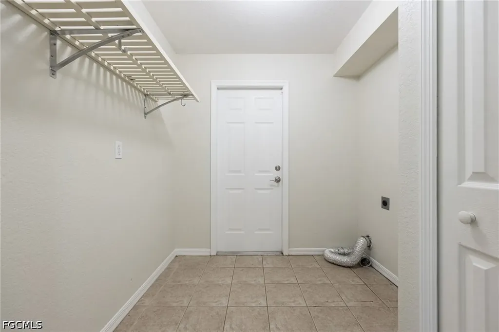 1418 SW 11th Place Cape Coral FL 33991