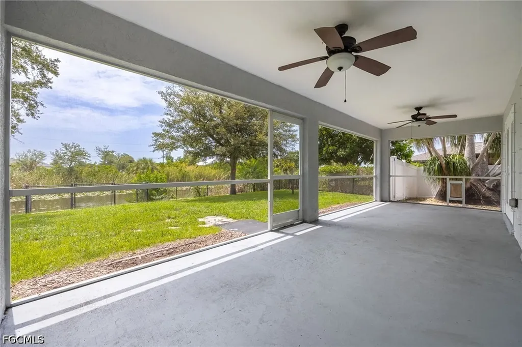 1418 SW 11th Place Cape Coral FL 33991