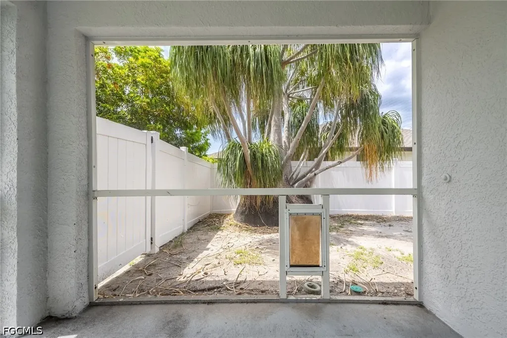 1418 SW 11th Place Cape Coral FL 33991
