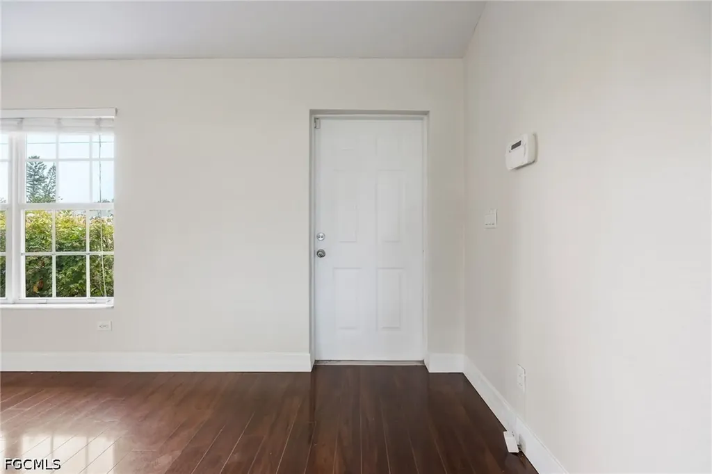 1418 SW 11th Place Cape Coral FL 33991