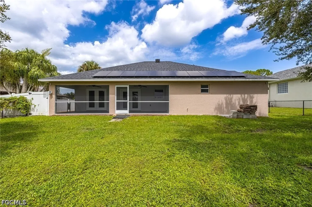 1418 SW 11th Place Cape Coral FL 33991