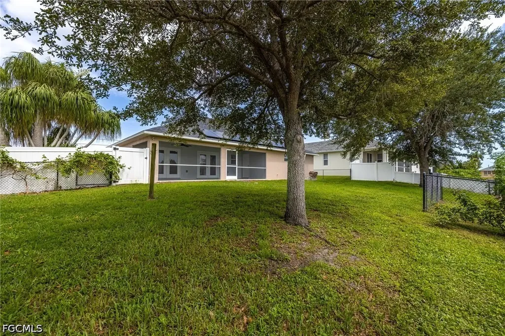 1418 SW 11th Place Cape Coral FL 33991