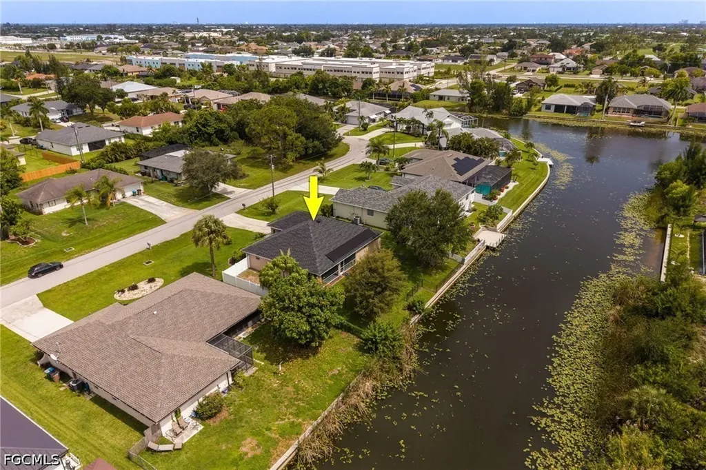 1418 SW 11th Place Cape Coral FL 33991