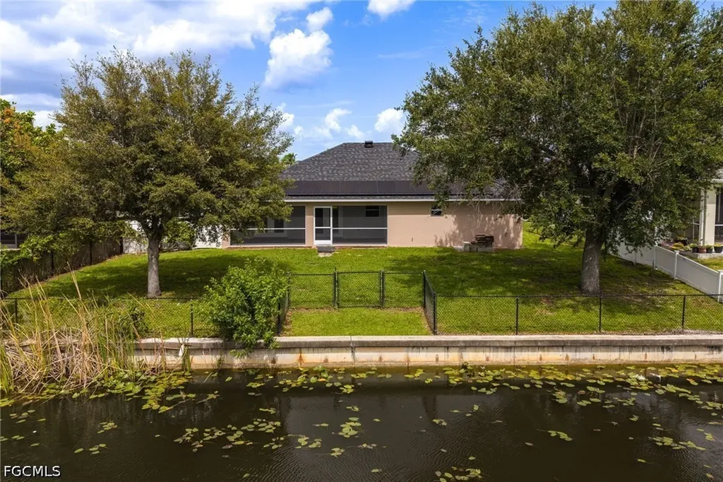 1418 SW 11th Place Cape Coral FL 33991