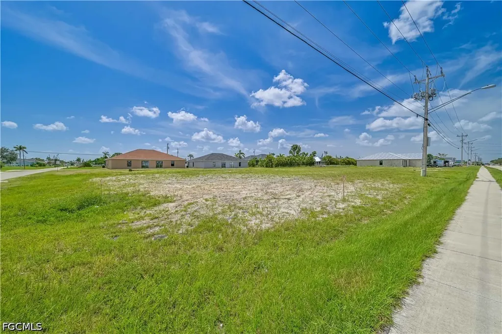 2916 Skyline Boulevard Cape Coral FL 33914