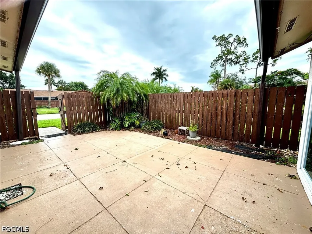 5660 Foxlake Drive North Fort Myers FL 33917