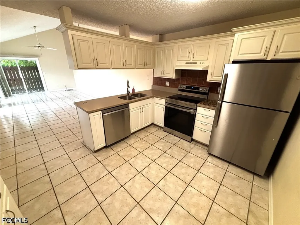 5660 Foxlake Drive North Fort Myers FL 33917