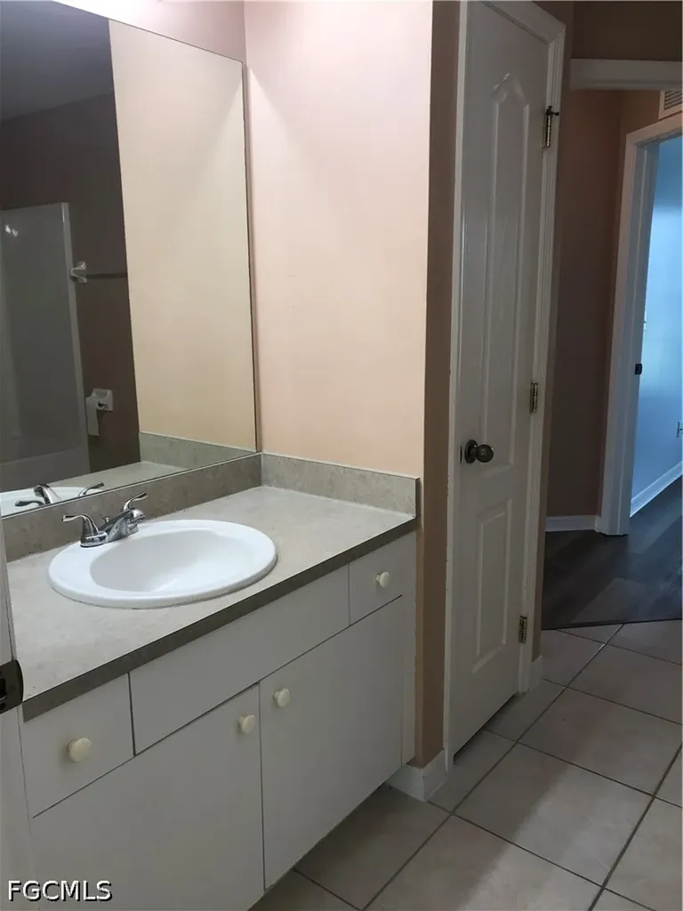 1427 NE 43rd Lane Cape Coral FL 33909