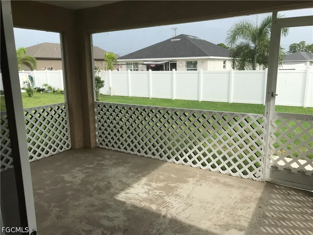 1427 NE 43rd Lane Cape Coral FL 33909