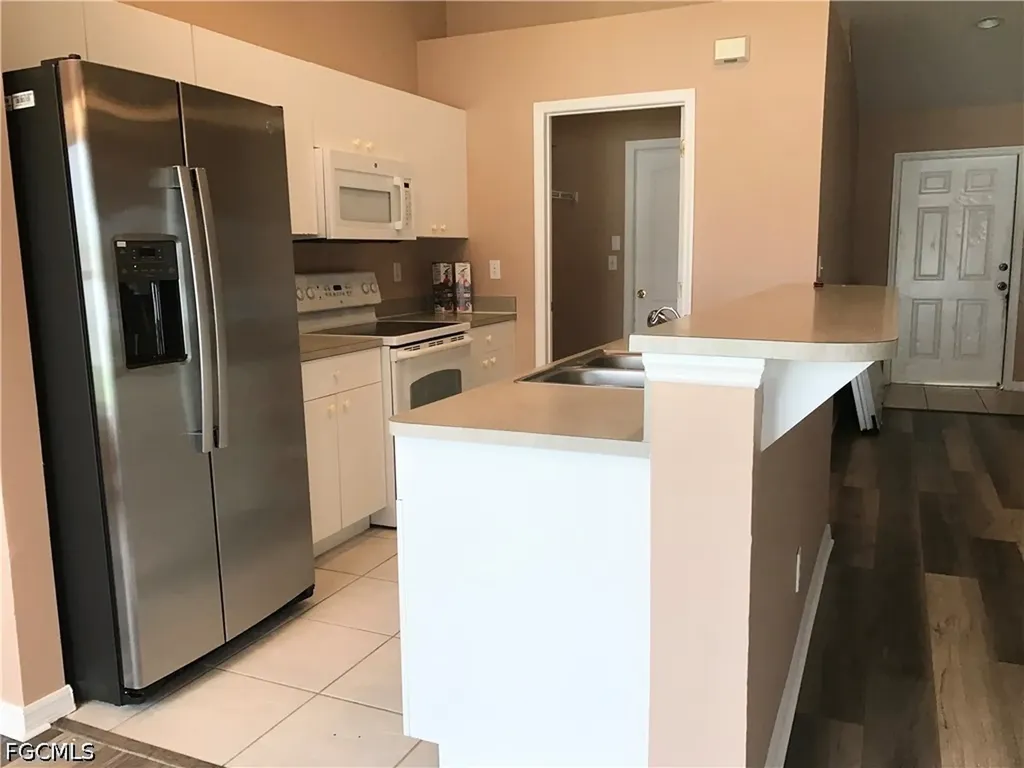 1427 NE 43rd Lane Cape Coral FL 33909