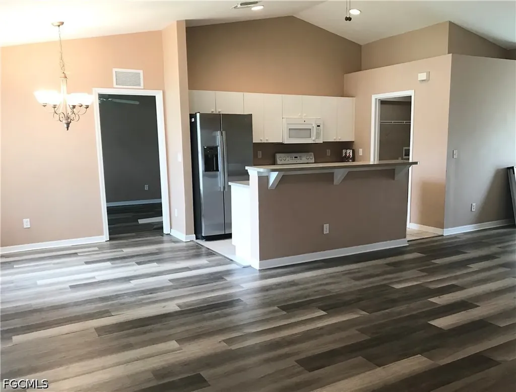1427 NE 43rd Lane Cape Coral FL 33909