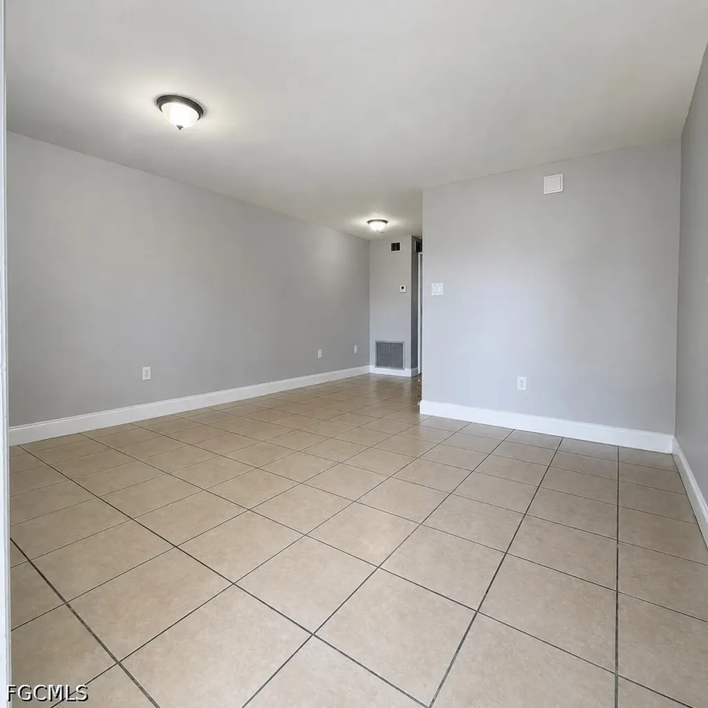 3304 Edgewood Avenue Fort Myers FL 33916