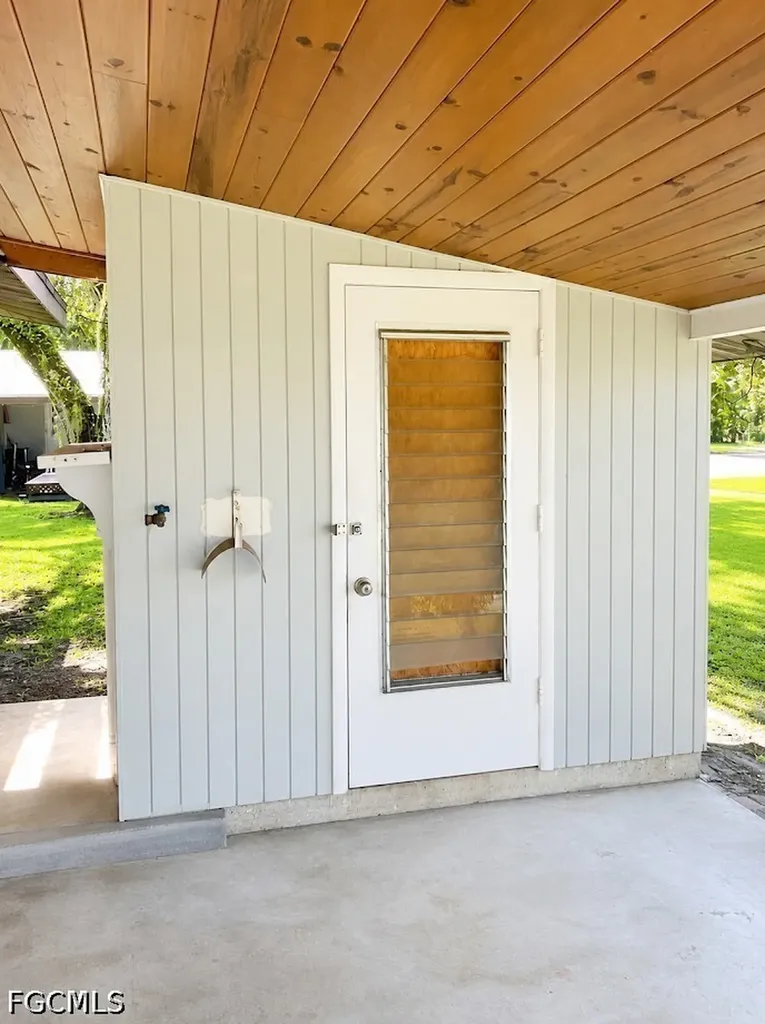 3304 Edgewood Avenue Fort Myers FL 33916