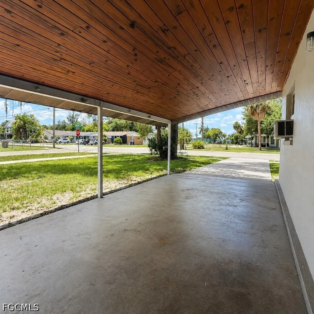 3304 Edgewood Avenue Fort Myers FL 33916