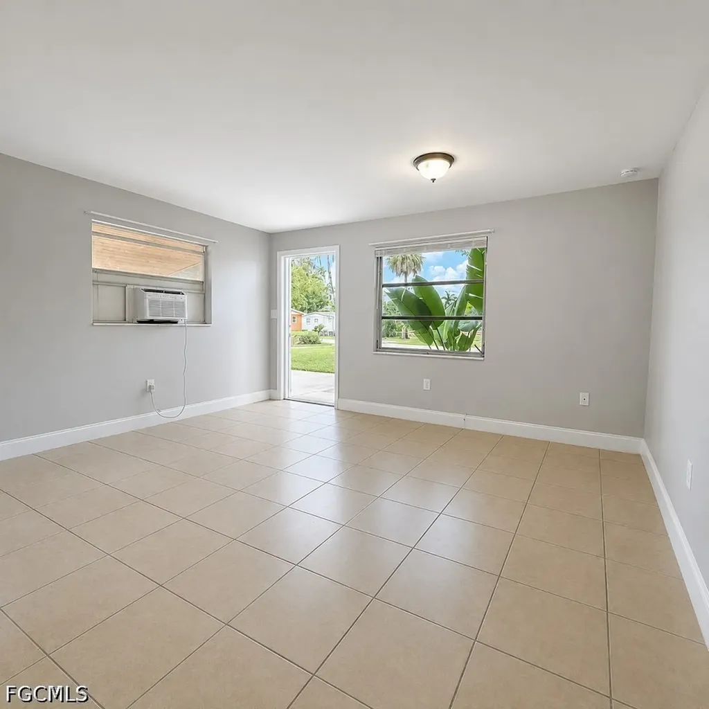 3304 Edgewood Avenue Fort Myers FL 33916