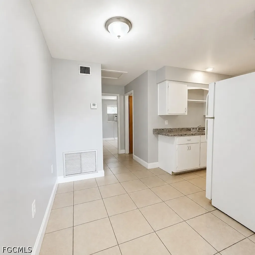 3304 Edgewood Avenue Fort Myers FL 33916