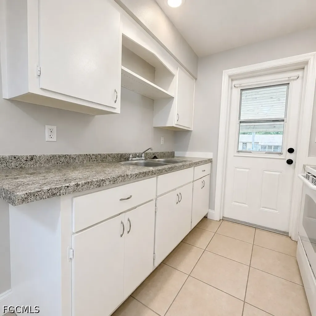 3304 Edgewood Avenue Fort Myers FL 33916