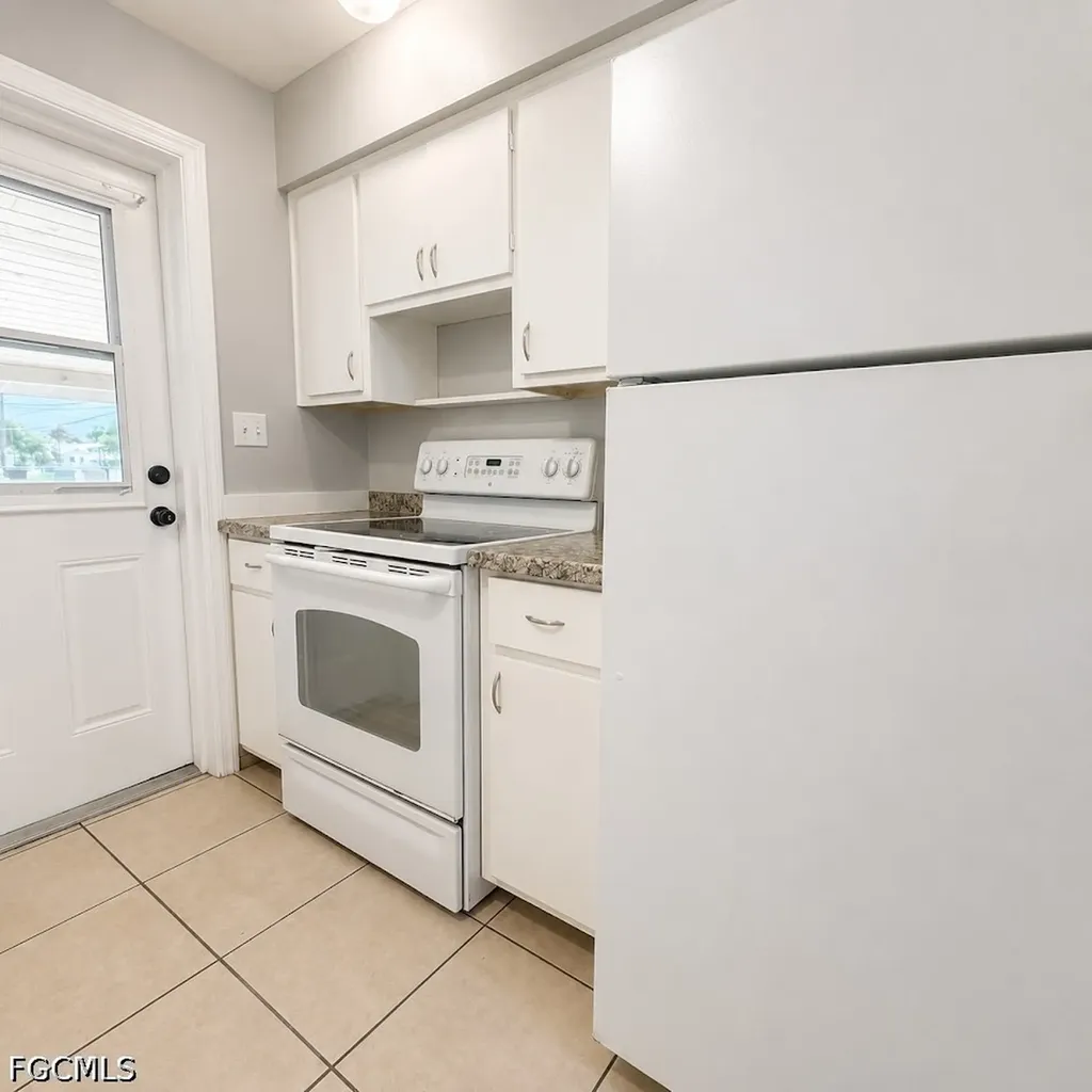 3304 Edgewood Avenue Fort Myers FL 33916