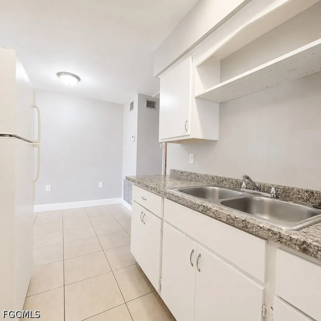 3304 Edgewood Avenue Fort Myers FL 33916