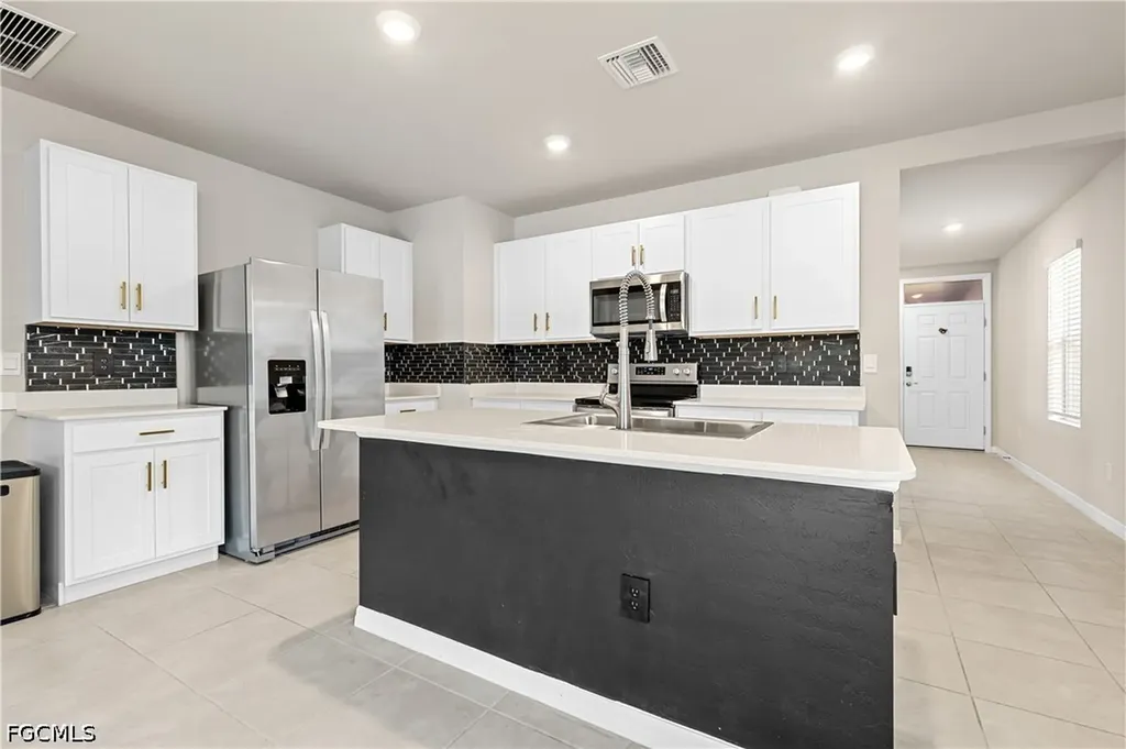 2872 Star Coral Drive North Fort Myers FL 33903