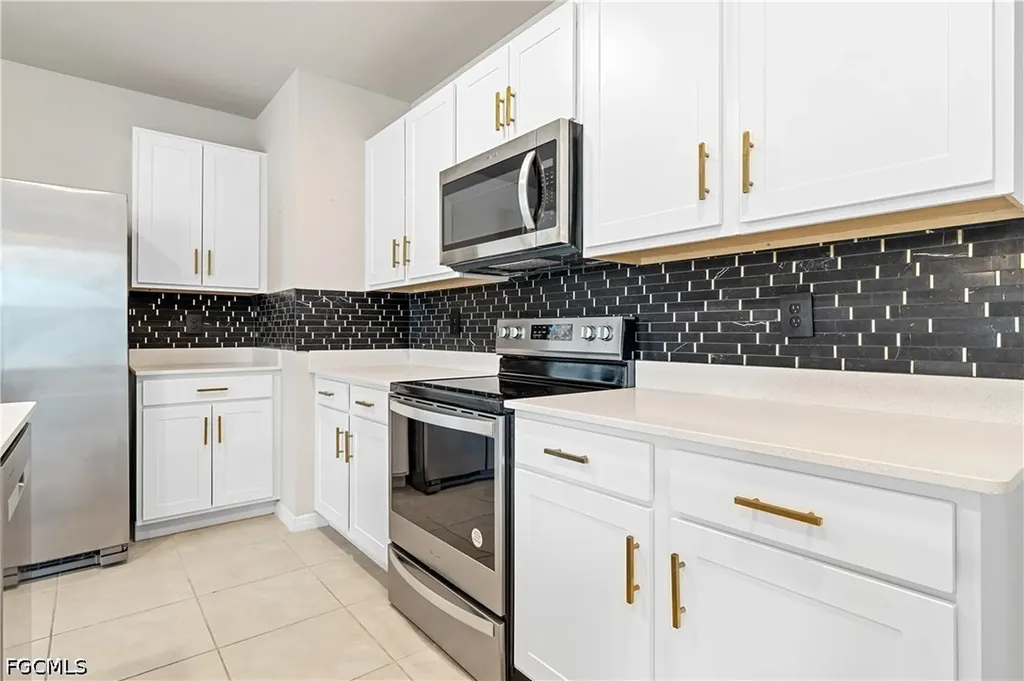 2872 Star Coral Drive North Fort Myers FL 33903