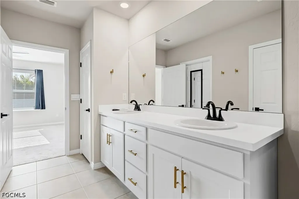 2872 Star Coral Drive North Fort Myers FL 33903