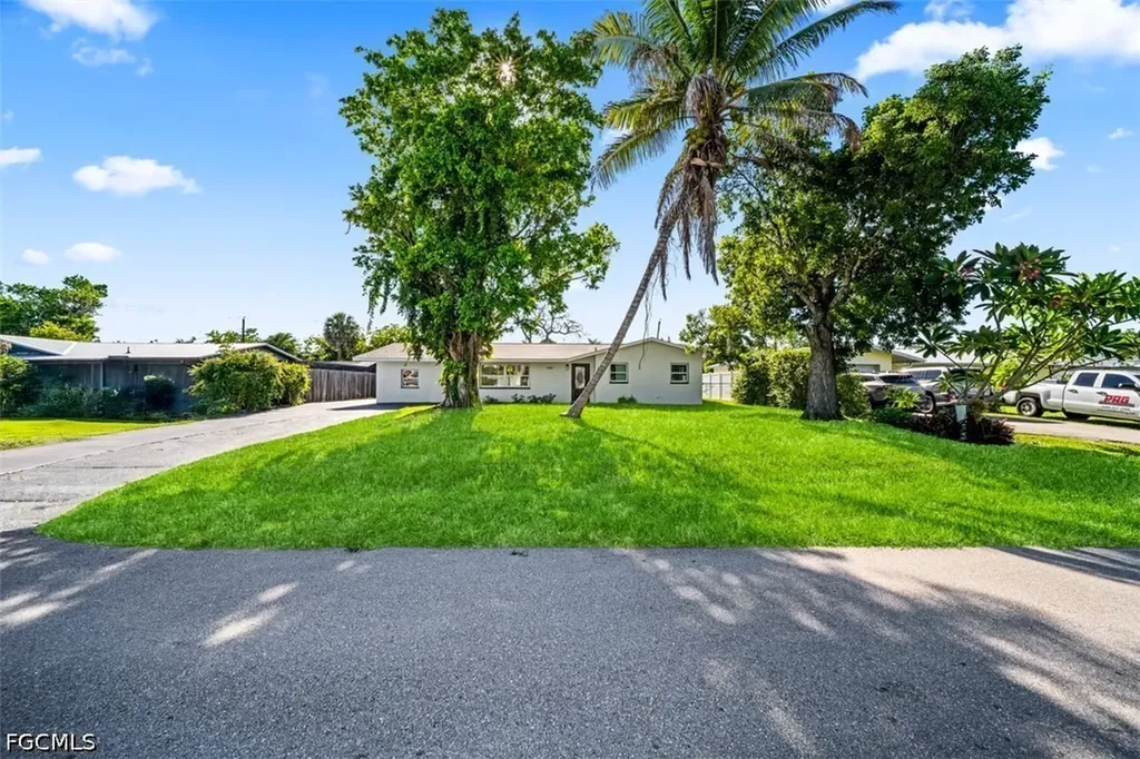 5551 Sunrise Drive Fort Myers FL 33919