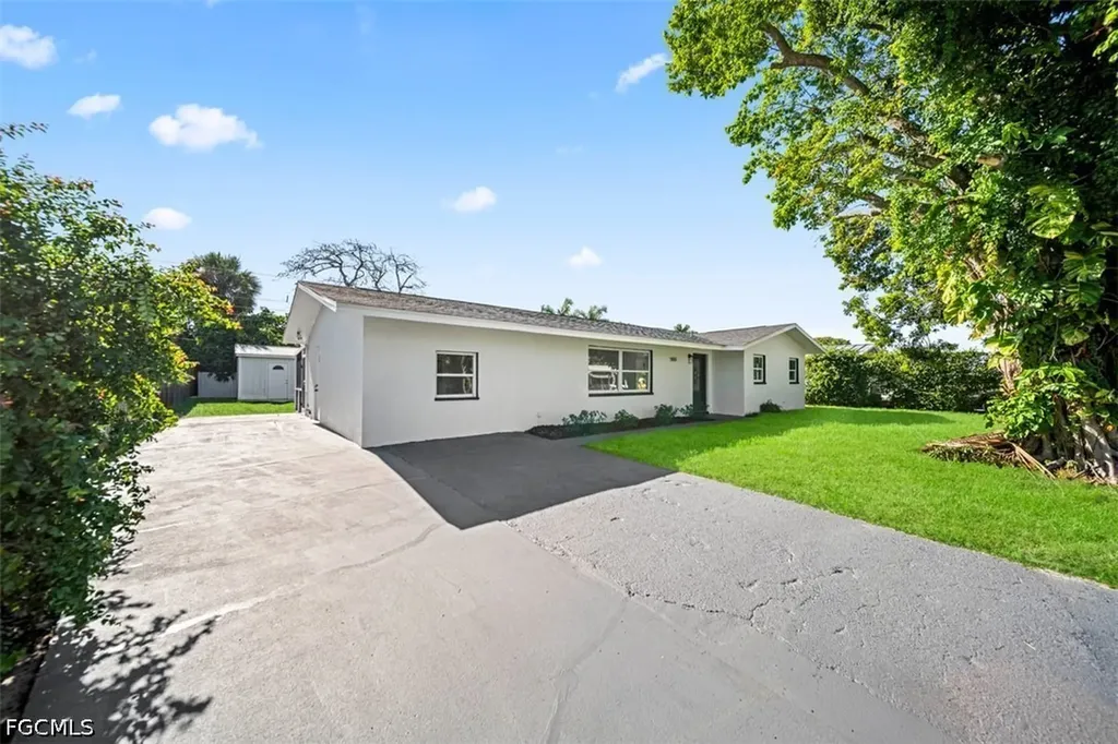 5551 Sunrise Drive Fort Myers FL 33919