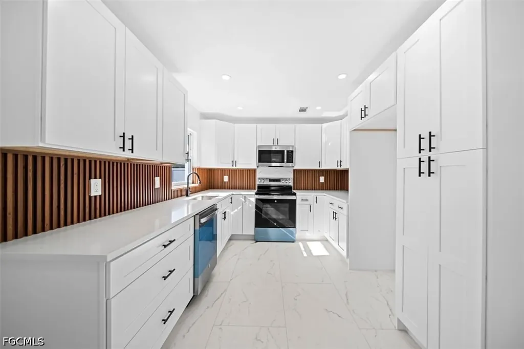 5551 Sunrise Drive Fort Myers FL 33919
