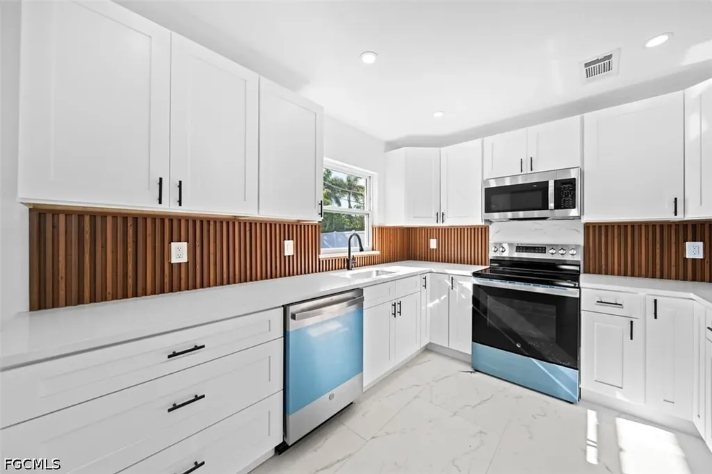 5551 Sunrise Drive Fort Myers FL 33919