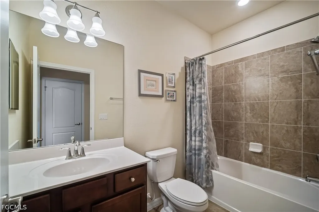 3357 Hampton Boulevard Alva FL 33920