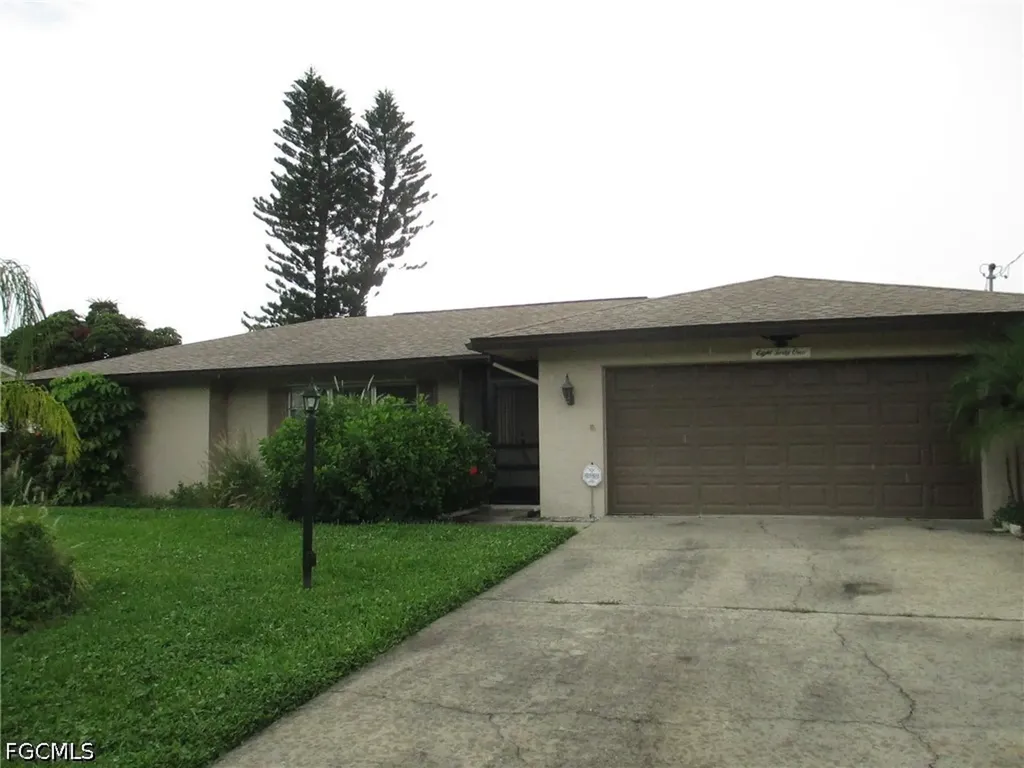 841 SE 41st Street Cape Coral FL 33904