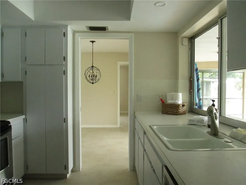 841 SE 41st Street Cape Coral FL 33904