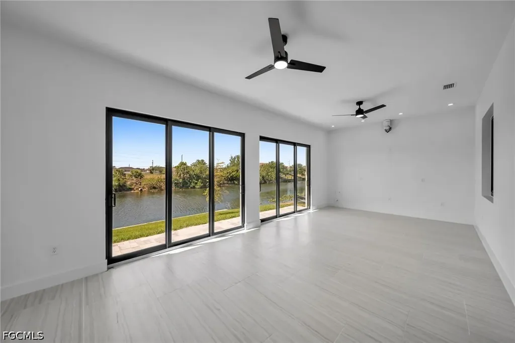 318 NW 9th Street Cape Coral FL 33993