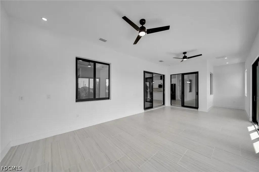 318 NW 9th Street Cape Coral FL 33993