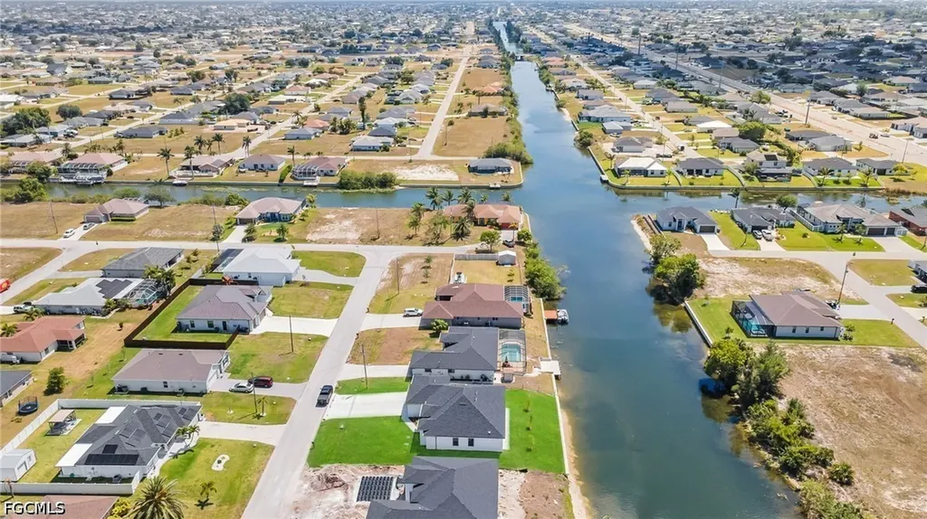 318 NW 9th Street Cape Coral FL 33993