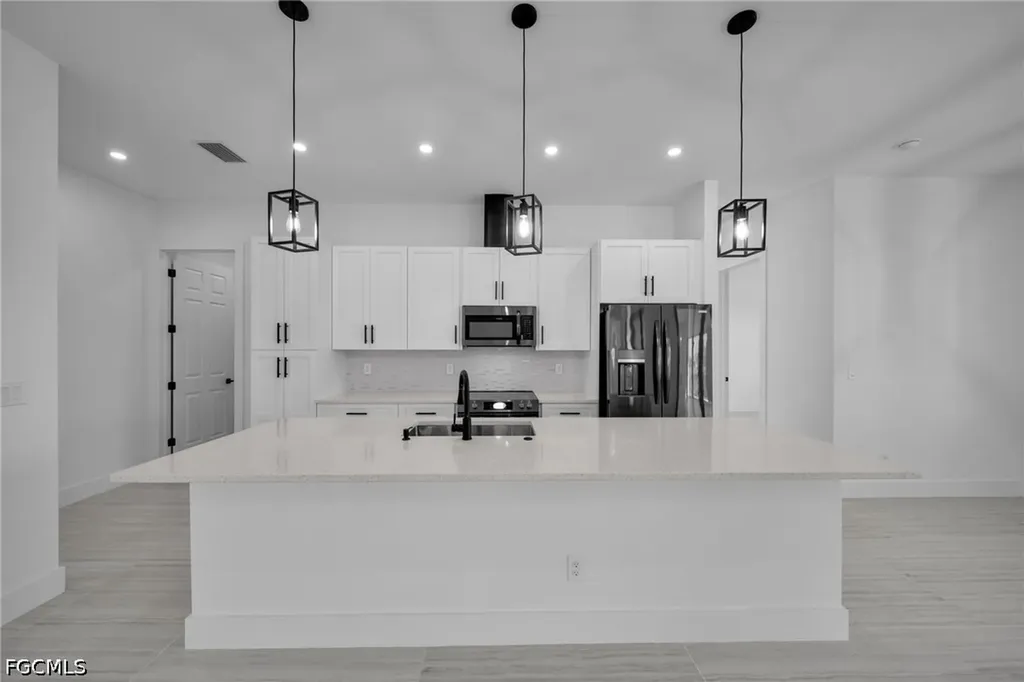 318 NW 9th Street Cape Coral FL 33993