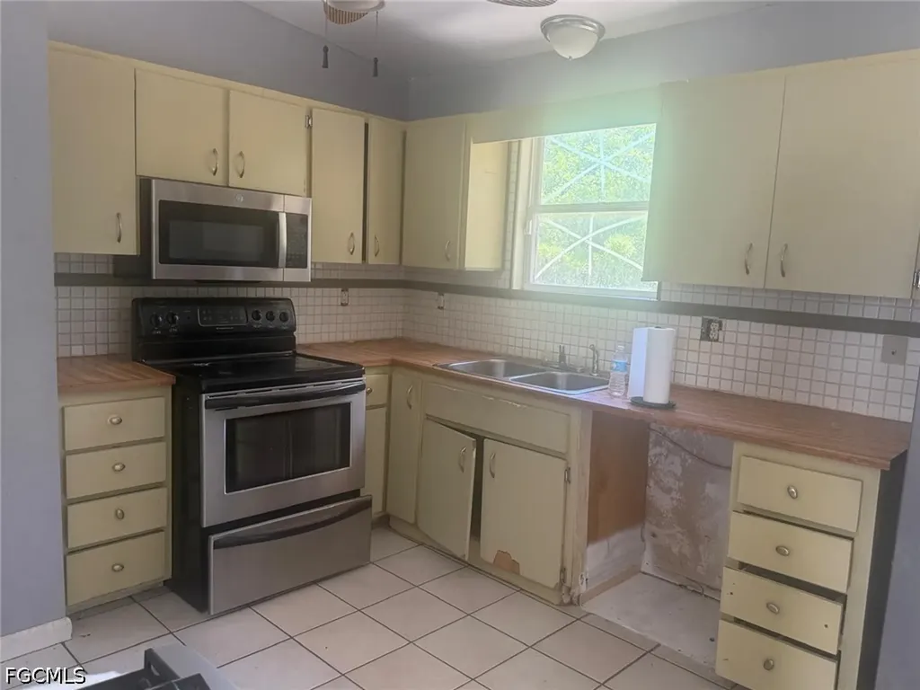 706 SW 31st Street Cape Coral FL 33914