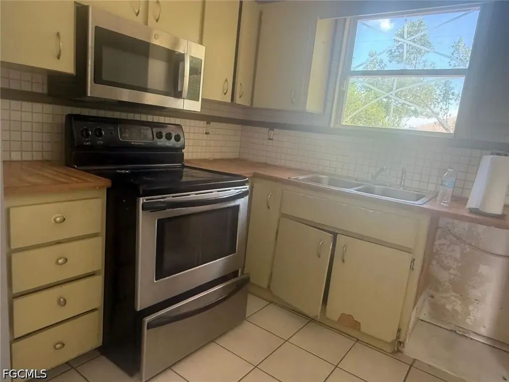706 SW 31st Street Cape Coral FL 33914
