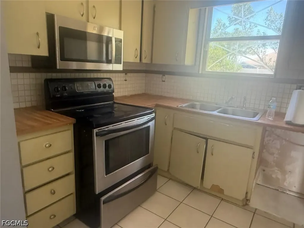 706 SW 31st Street Cape Coral FL 33914