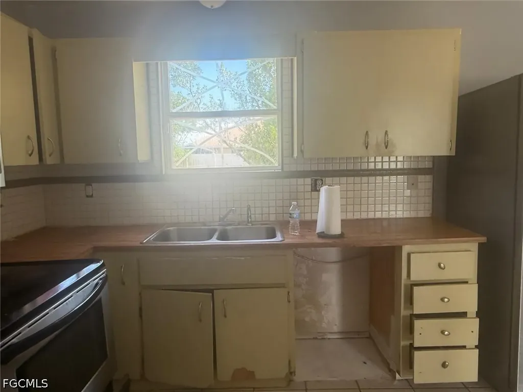 706 SW 31st Street Cape Coral FL 33914