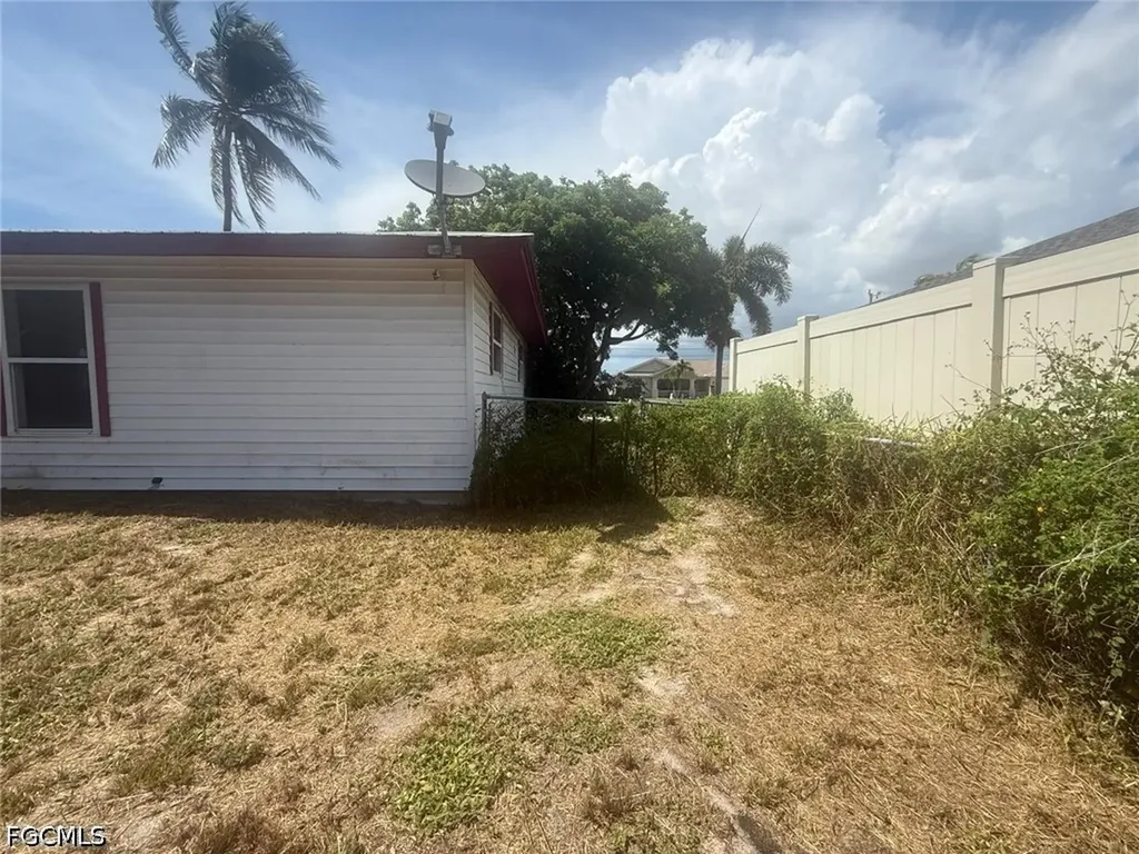 706 SW 31st Street Cape Coral FL 33914