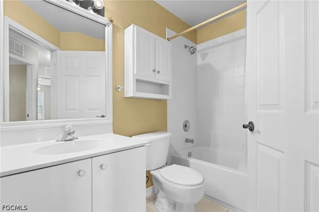 3647 Pine Oak Circle Fort Myers FL 33916