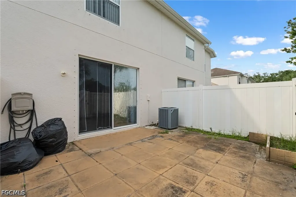 3647 Pine Oak Circle Fort Myers FL 33916