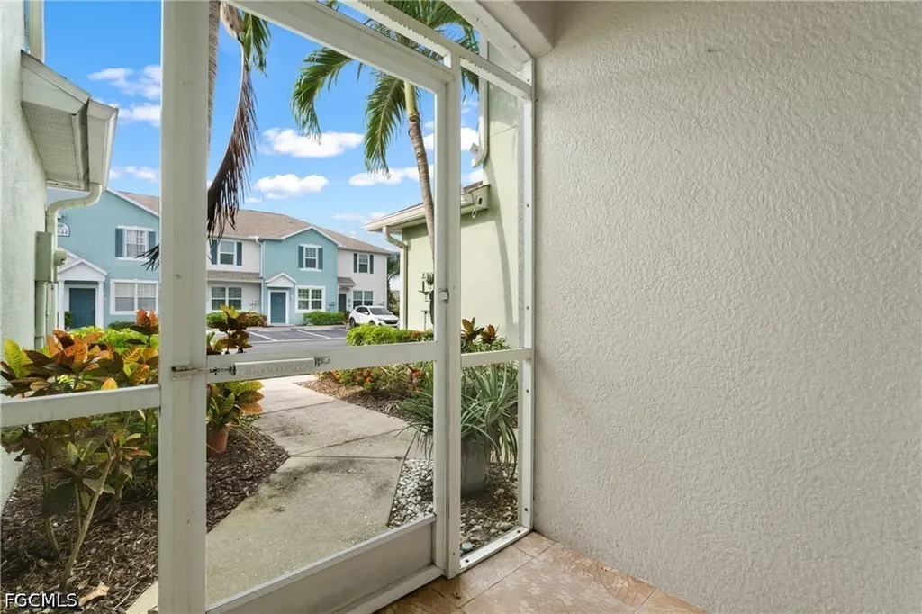 3647 Pine Oak Circle Fort Myers FL 33916