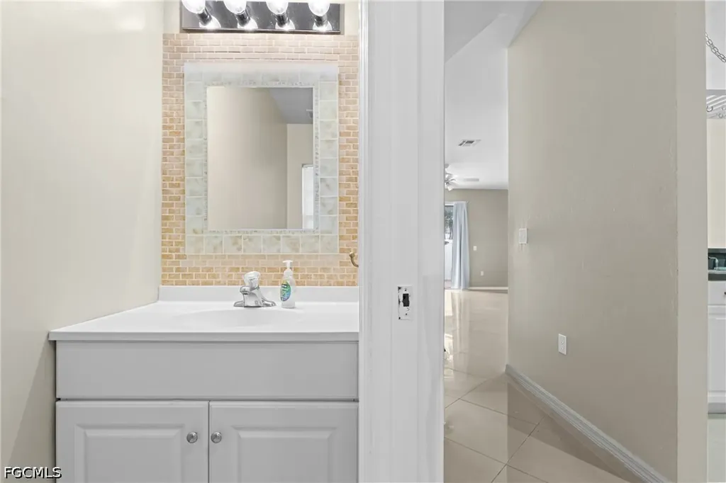 3647 Pine Oak Circle Fort Myers FL 33916