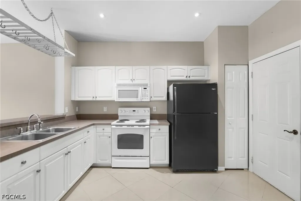 3647 Pine Oak Circle Fort Myers FL 33916