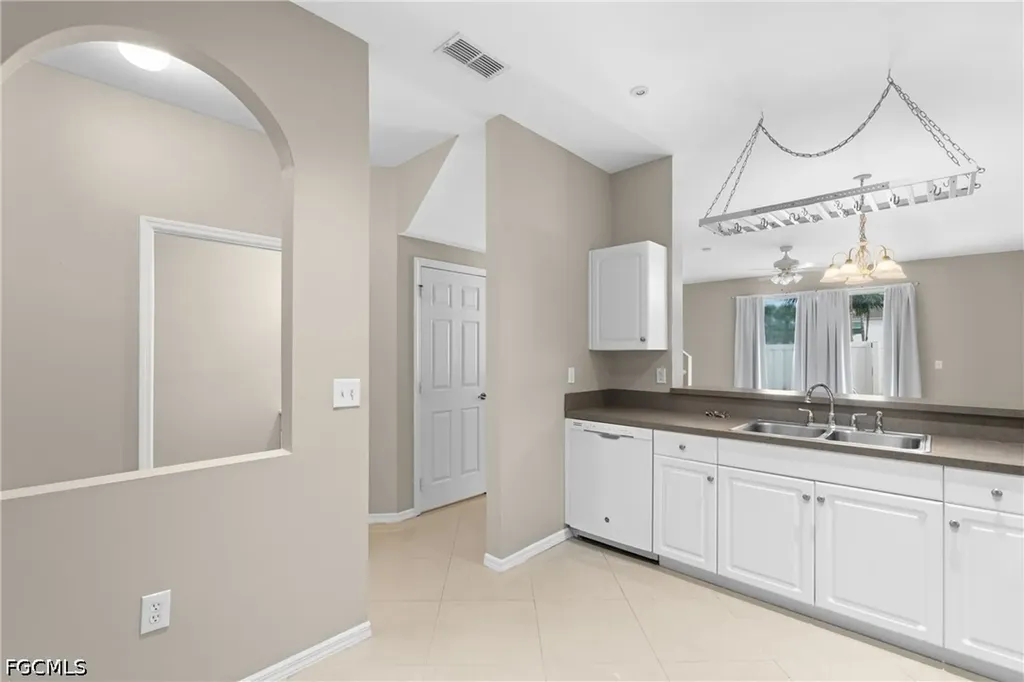 3647 Pine Oak Circle Fort Myers FL 33916