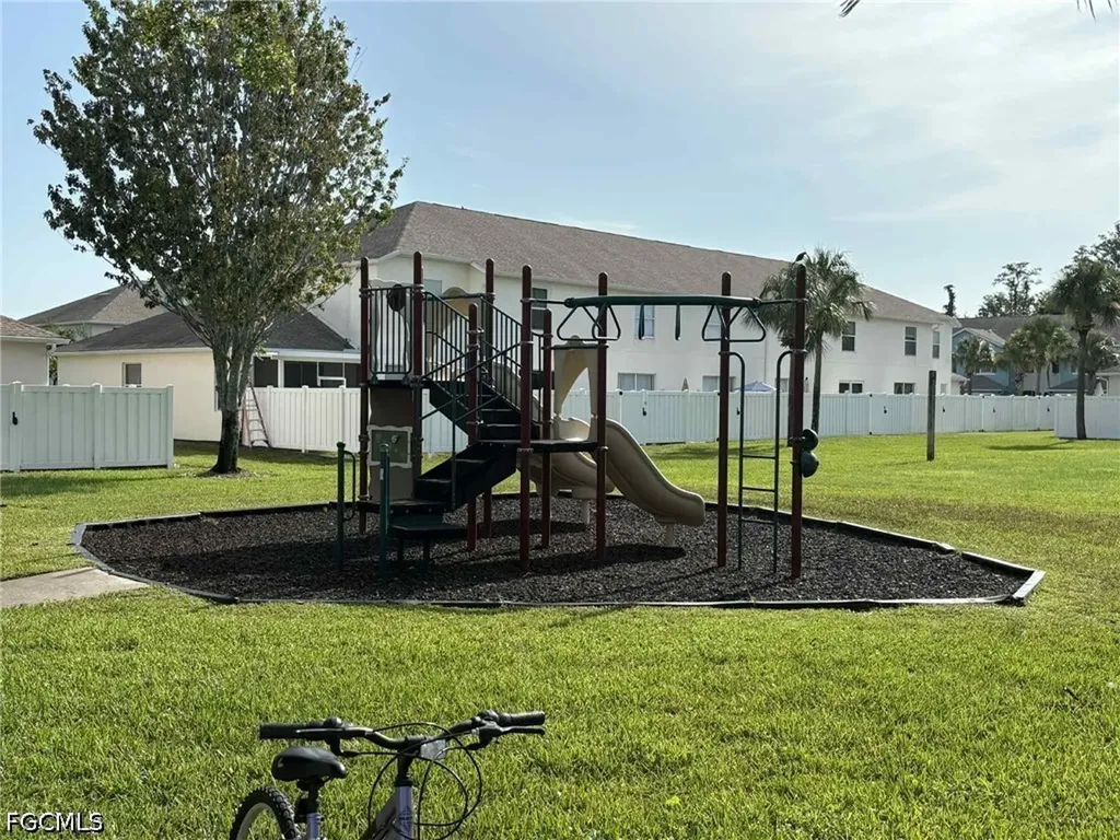 3619 Pine Oak Circle Fort Myers FL 33916